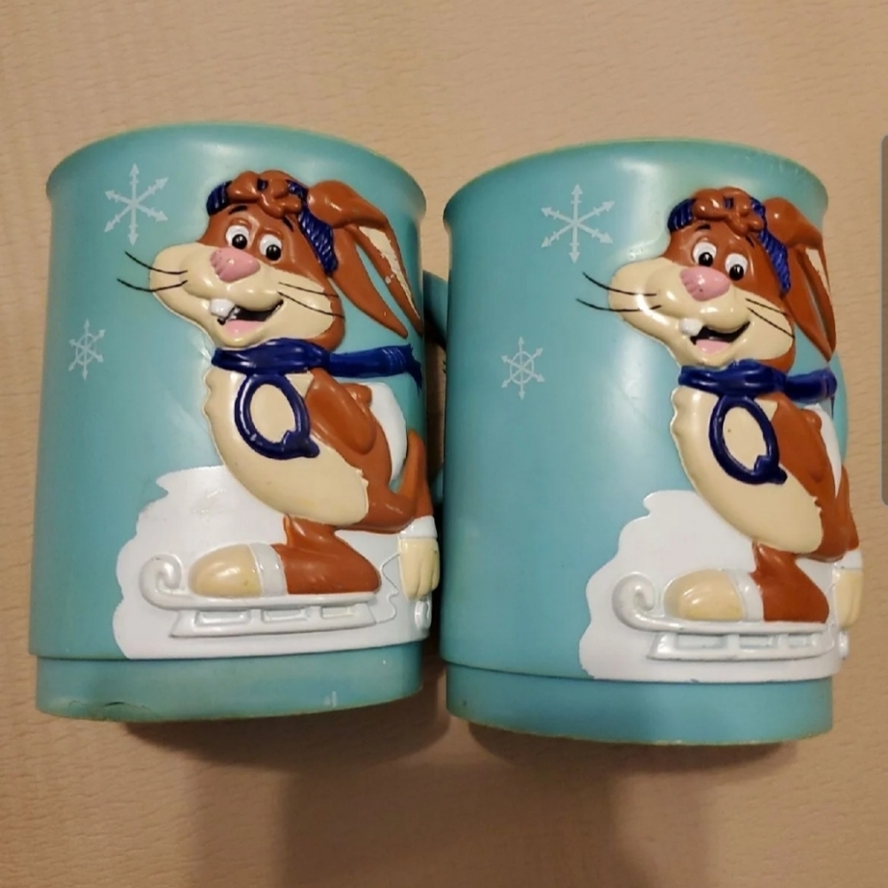 VINTAGE NESTLE Drinking Cups